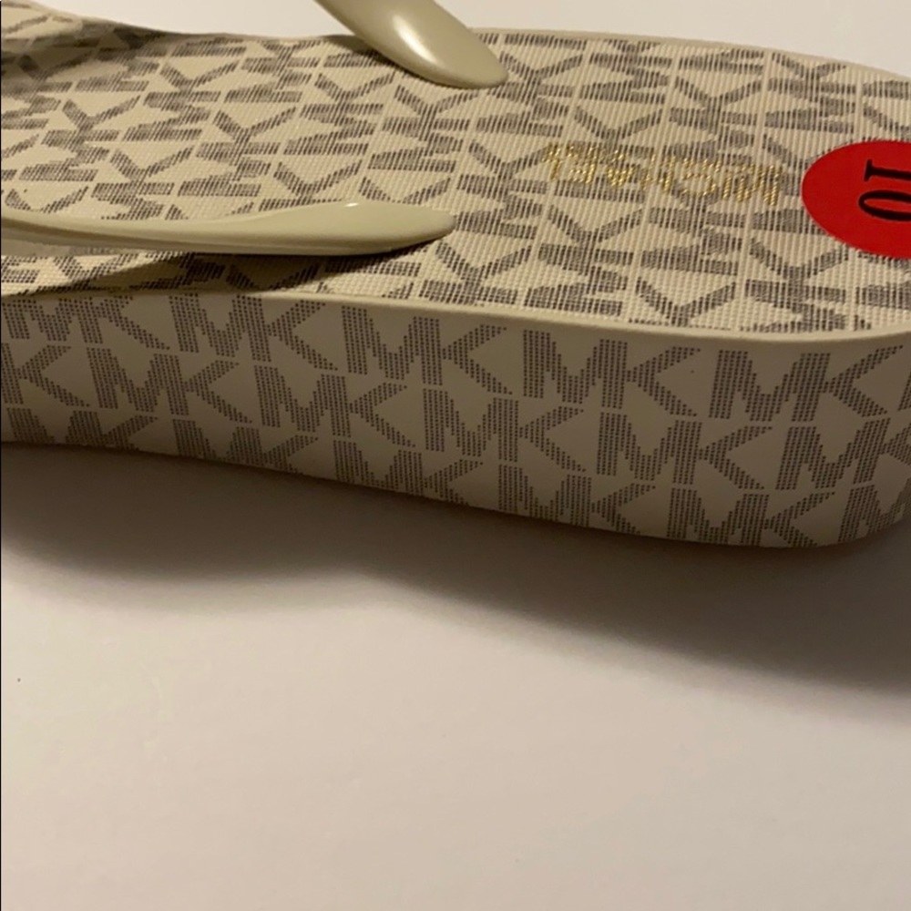 💜Authentic Michael Kors FlipFlops - Picture 7 of 7